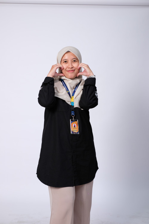 SMA BPI 1 BANDUNG Alviani R. Putri, S.Pd
