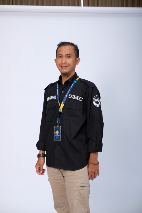 SMA BPI 1 BANDUNG Cucu Hidayat,S.Pd