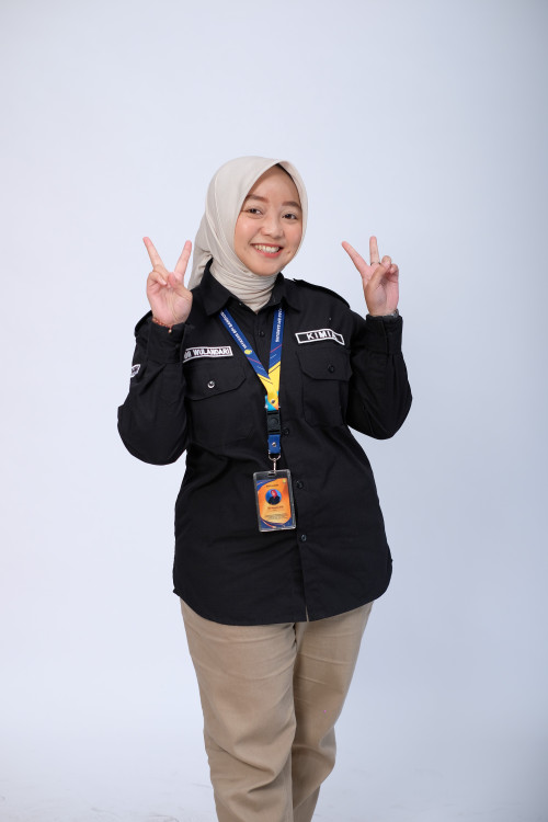 SMA BPI 1 BANDUNG Dini Wulandari, M.Pd