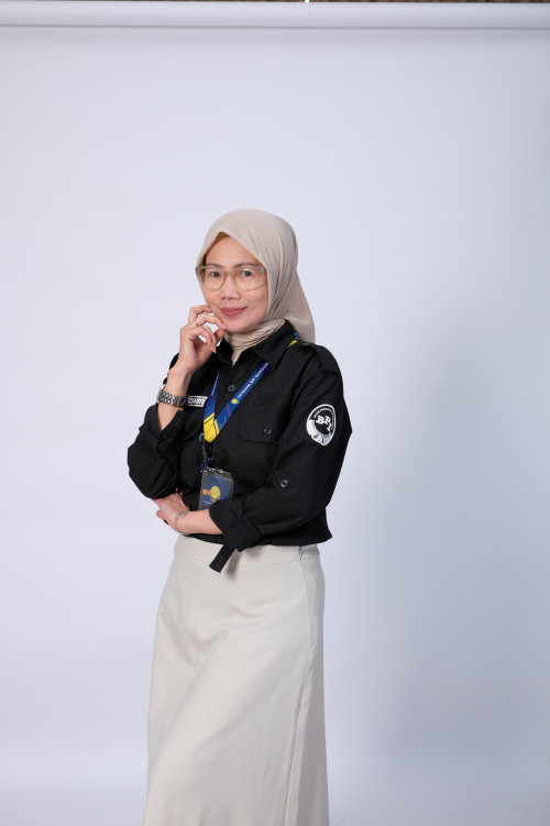 SMA BPI 1 BANDUNG Nelly Christianti, M.Pd
