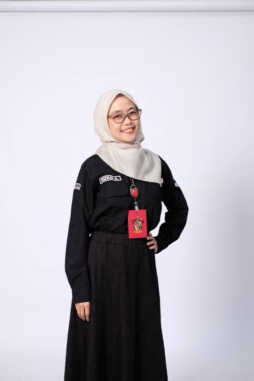 SMA BPI 1 BANDUNG Rizkia Anggani Nur’sakina, S.Pd