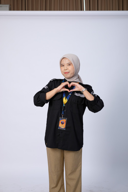 SMA BPI 1 BANDUNG Siti Nurmila, S.Pd