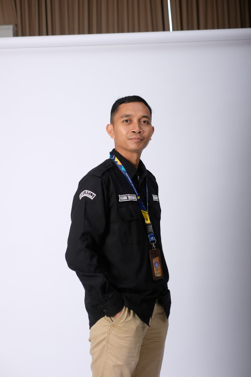 SMA BPI 1 BANDUNG Tatang Taryana,S.Pd